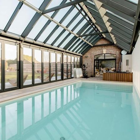 Ecurie Les Tourelles Piscine Interieure & Spa Gainneville Exteriör bild