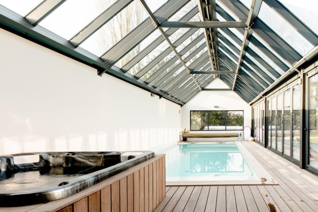 Ecurie Les Tourelles Piscine Interieure & Spa Gainneville Exteriör bild